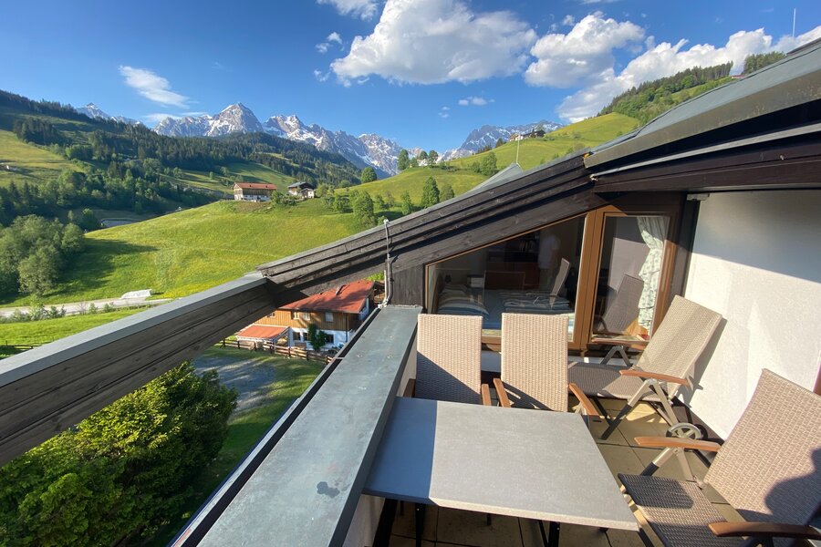 Balcony with Alpine panorama: 2-room apt for short-term rental & temporary housing for 1 to 6 months in Maria Alm