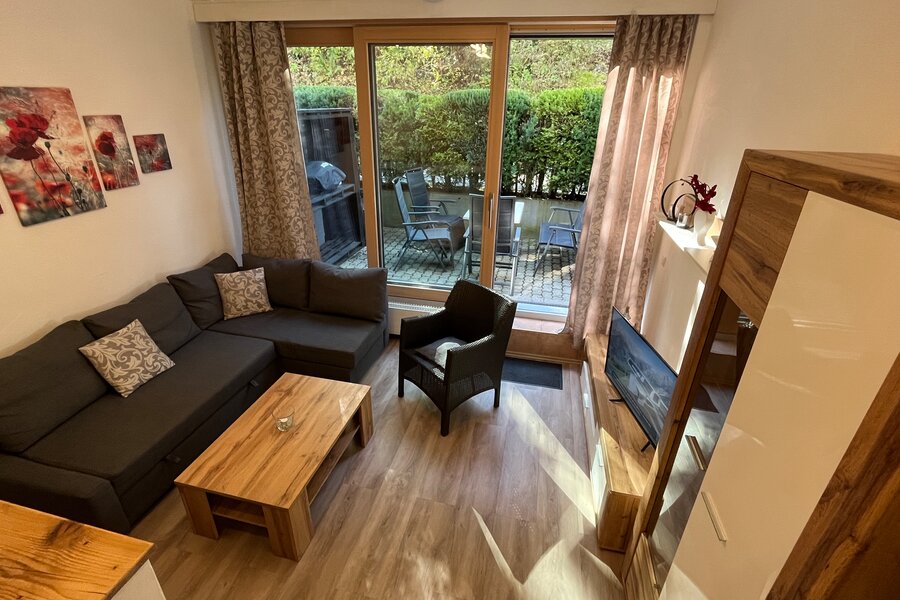 Wohnraum mit Terrasse