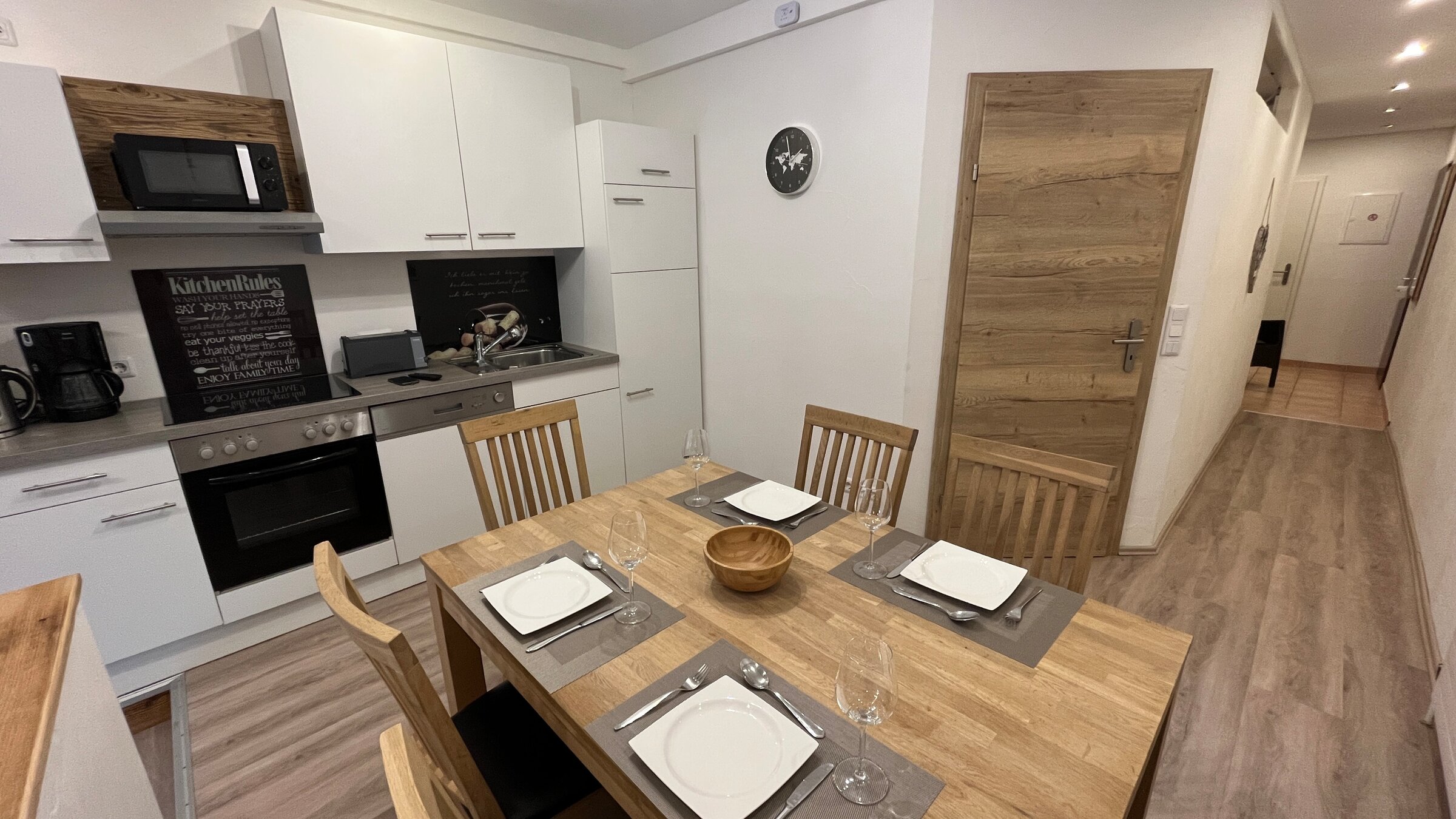 Küche und Essbereich