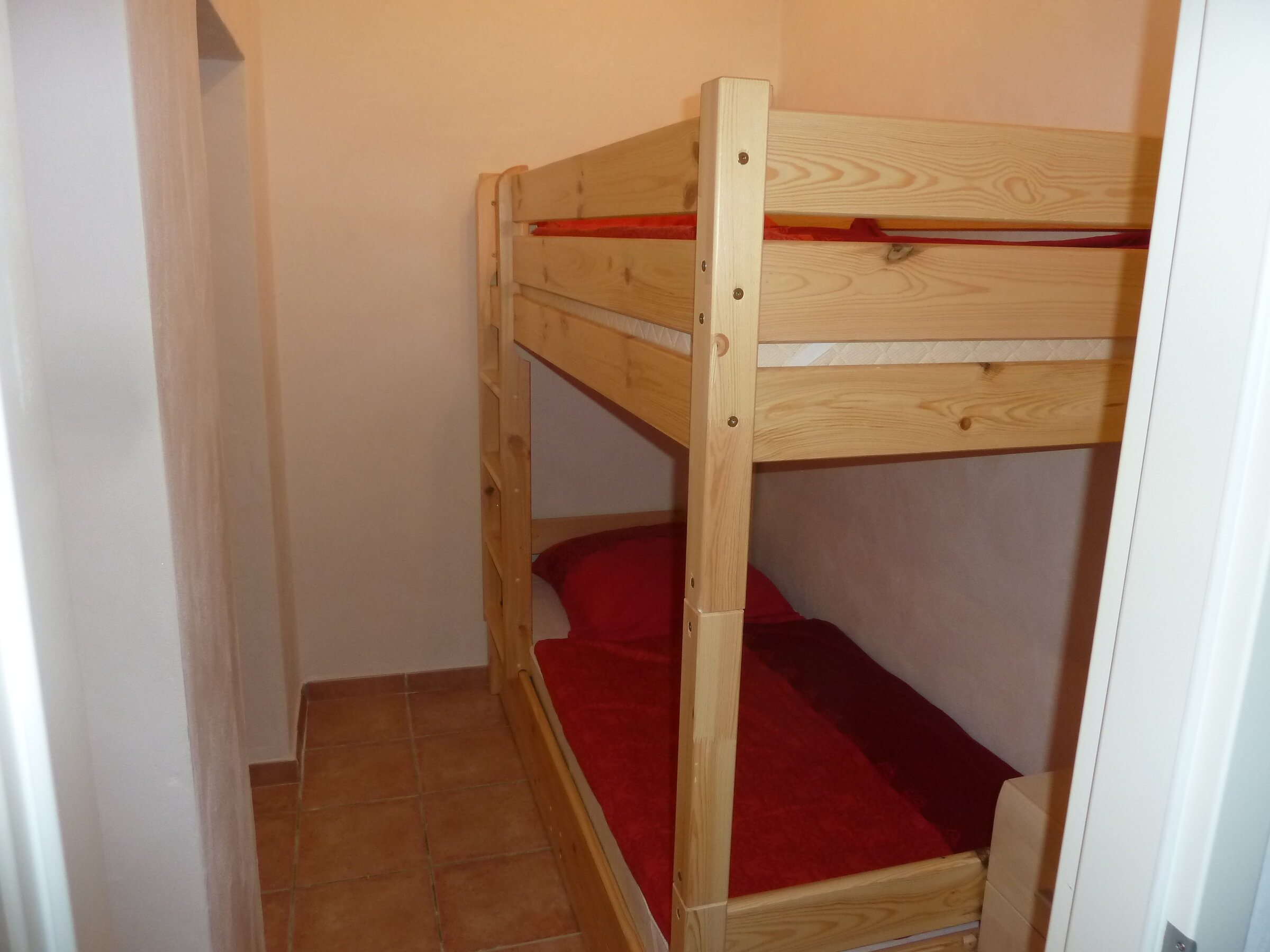 2. Schlafzimmer mit Doppelstockbett