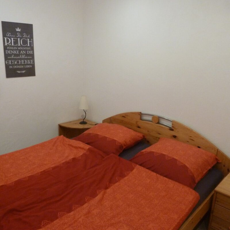 Schlafzimmer mit Doppelbett