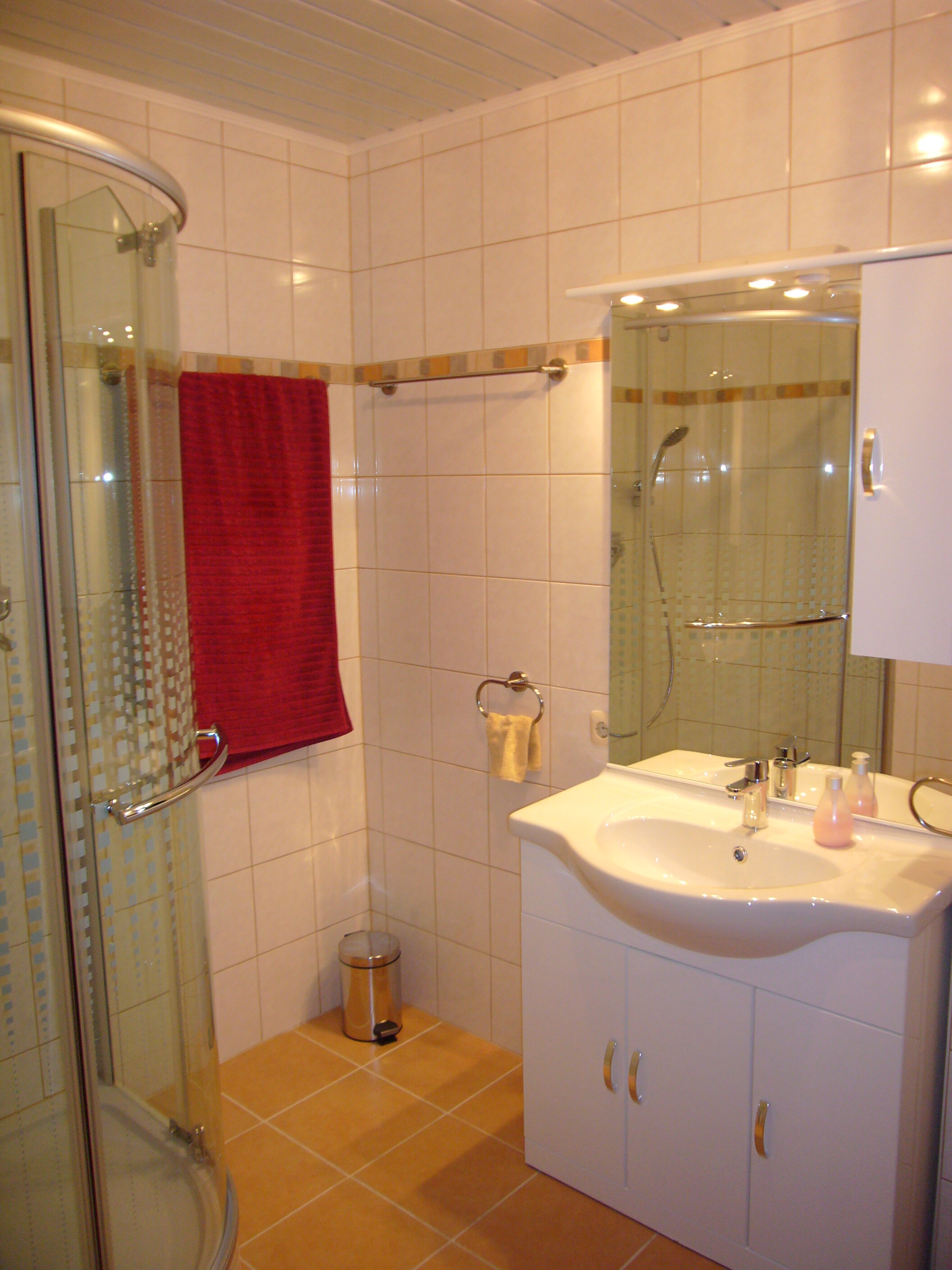Bad mit Dusche