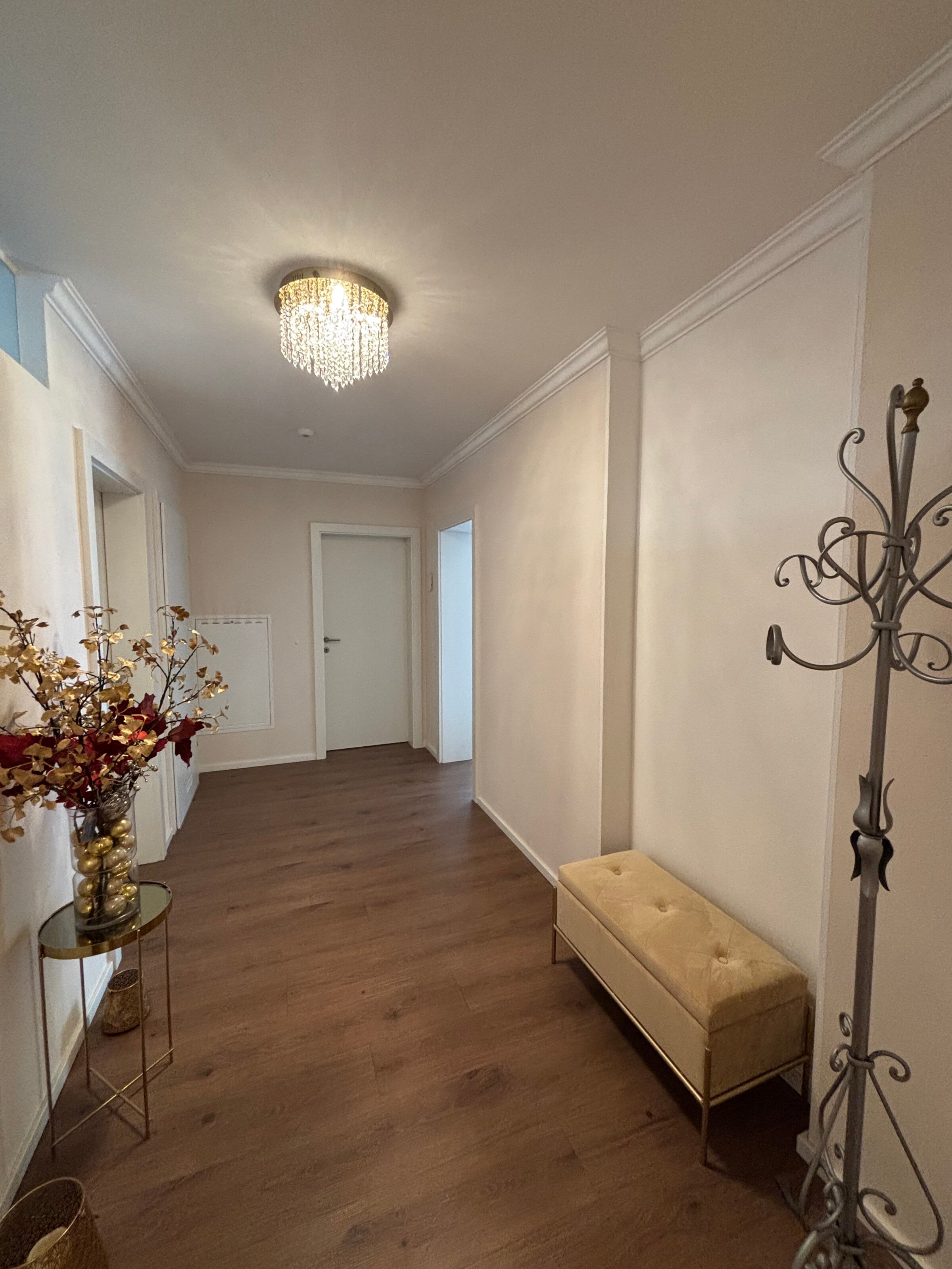 großzügiger offener Gang