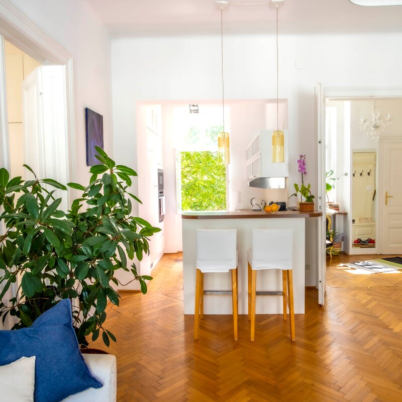 Bright 1-room apartment with kitchen island & parquet floor – short-term rental & temporary housing for 1 to 6 months in Vienna