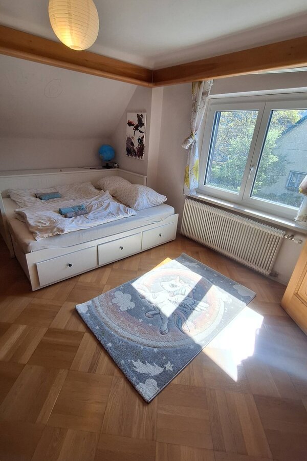 Schlafzimmer 1