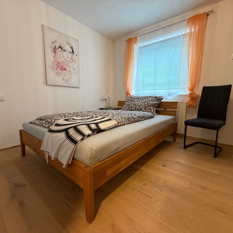 Cosy bedroom with wardrobe | © @pmb