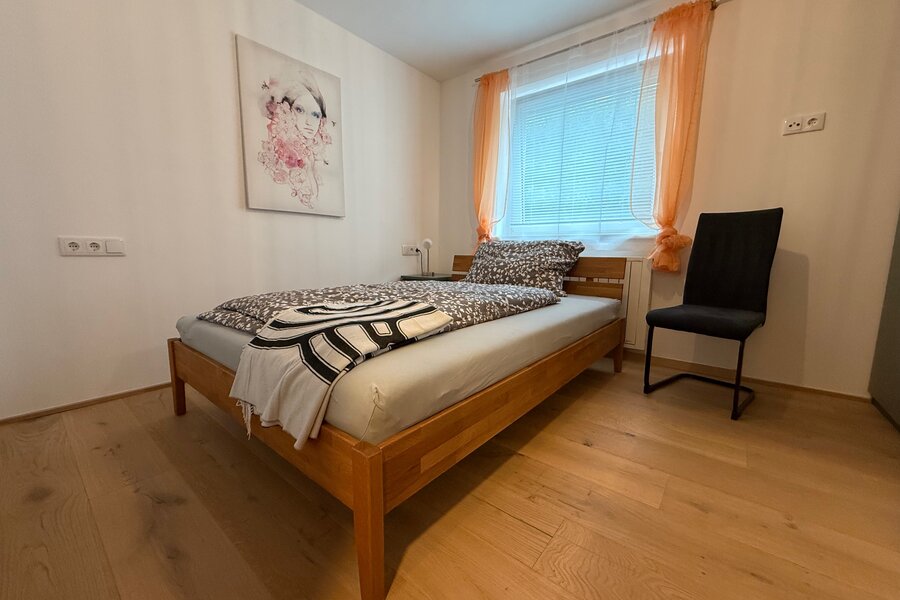 Cosy bedroom with wardrobe | © @pmb