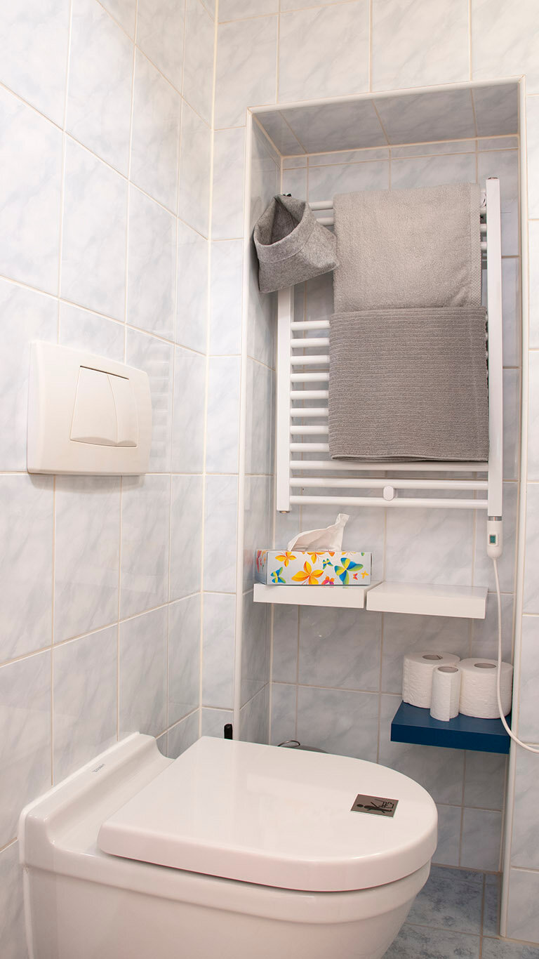 Bathroom, Toilette,  towel warmer | © Slepp-Inn