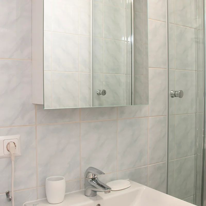 Bad, Waschtisch+Spiegelschrank | © Sleep-Inn