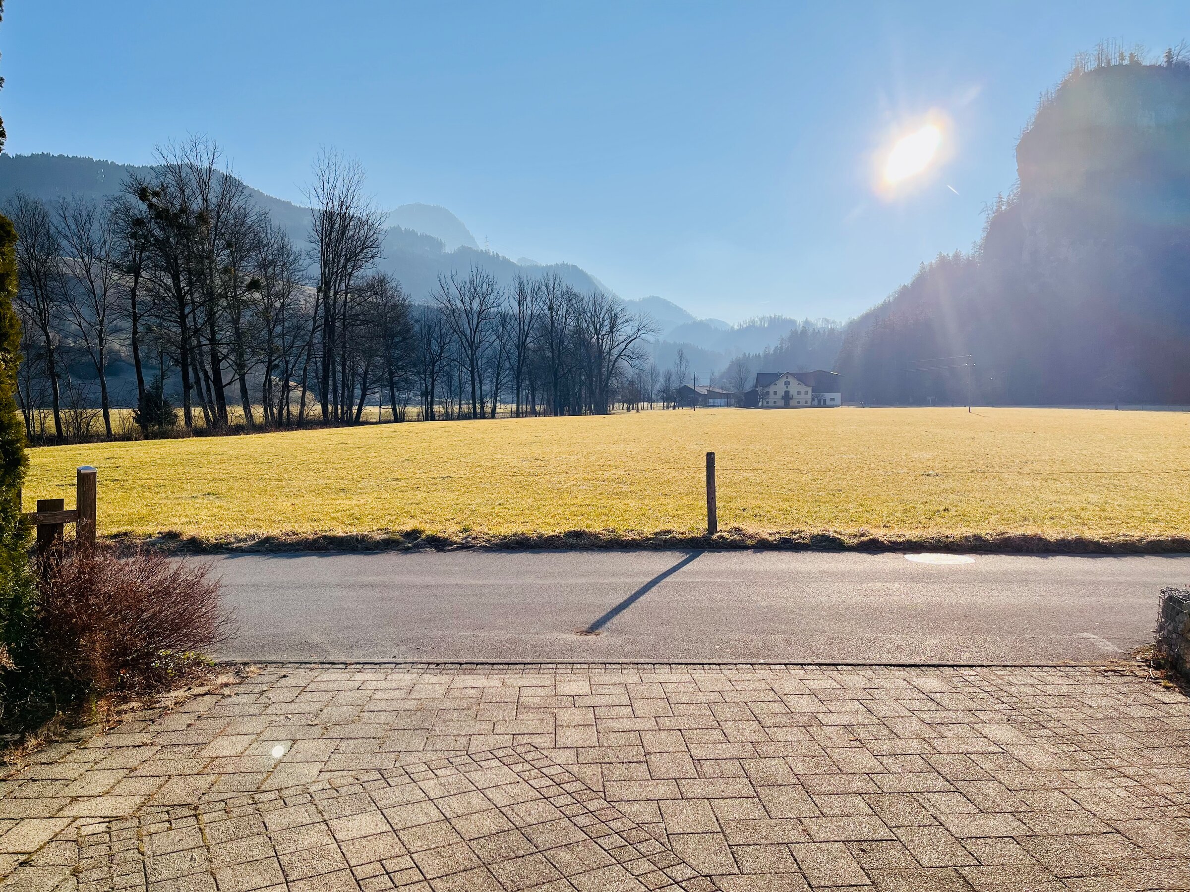 Parkplatz  vor dem Haus