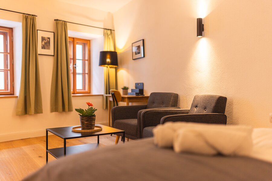 Furnished 1-room apartment in historic old town building – short-term rental & temporary housing for 1 to 6 months in Hallein