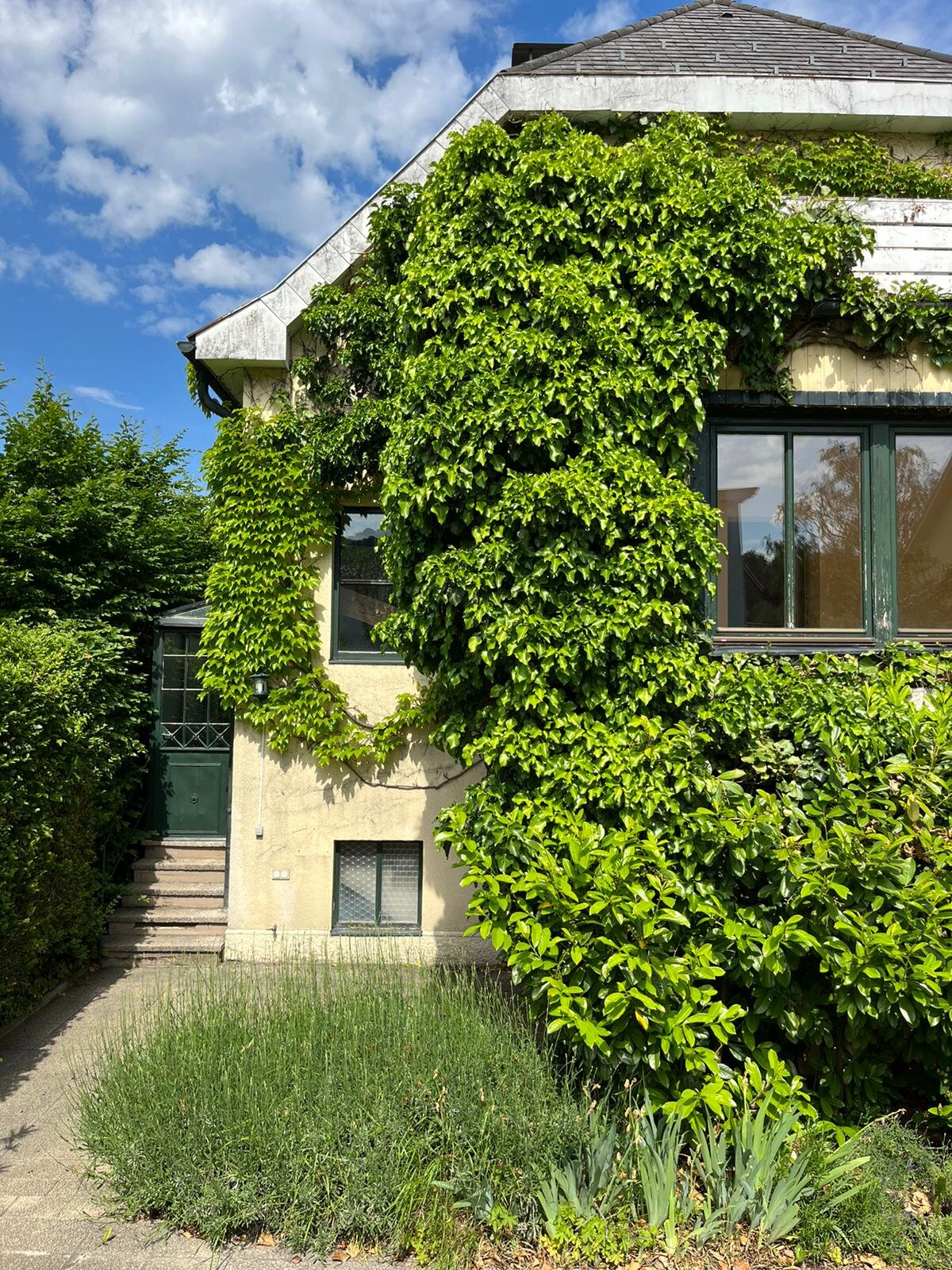 Detached house with ivy facade & garden – short-term rental & temporary housing for 1 to 6 months in Klosterneuburg