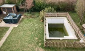 Garten mit Pool