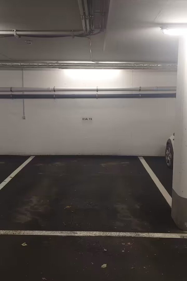 Tiefgaragenstellplatz