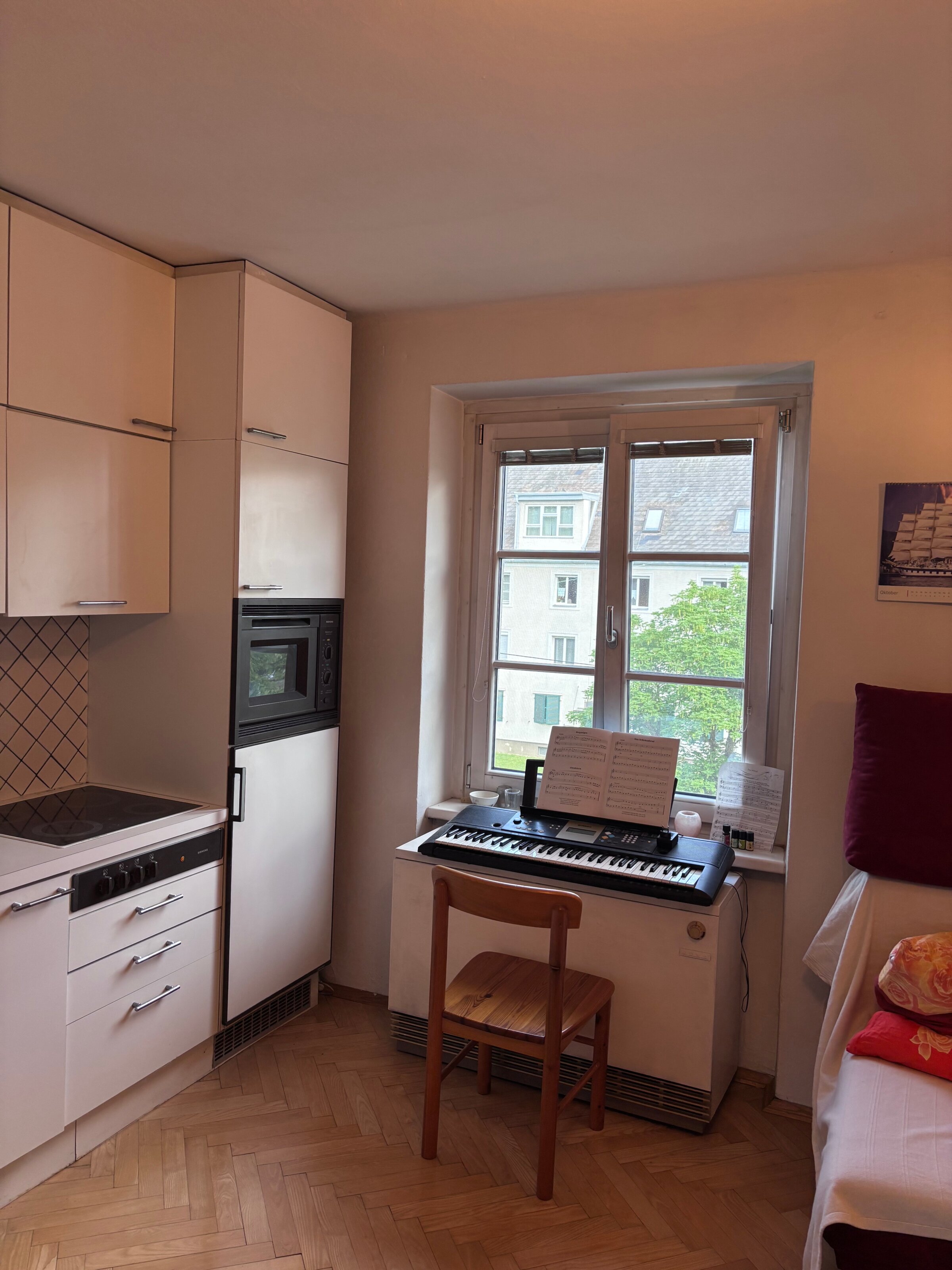 Klavier/Küchenzeile