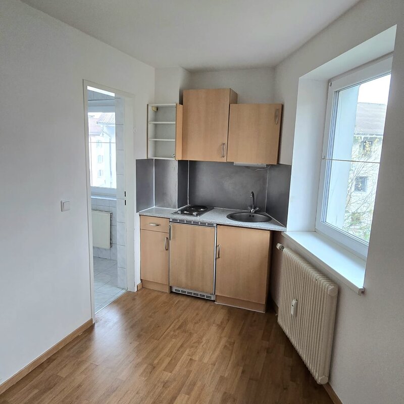 Helles 1-Zimmer Apartment mit Küchenzeile – Kurzzeitmiete & Wohnen auf Zeit für 1 bis 6 Monate in Wörgl