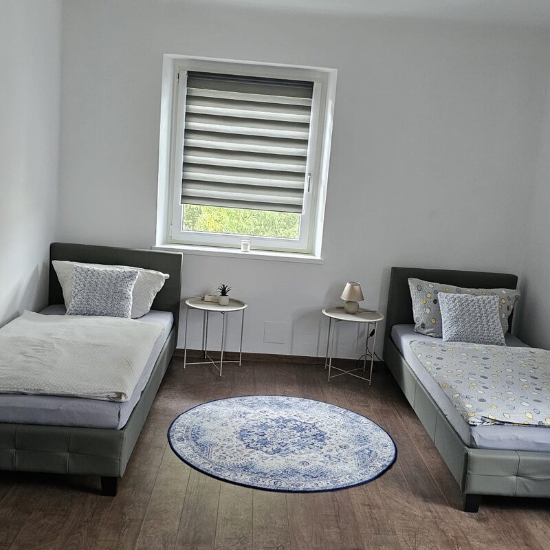 Schlafzimmer 1