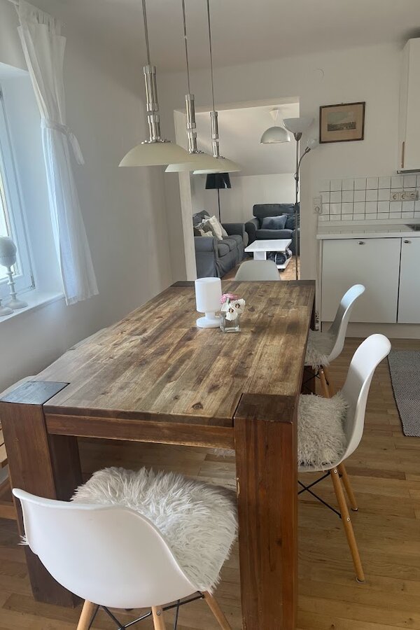 large table with seating for 6 people