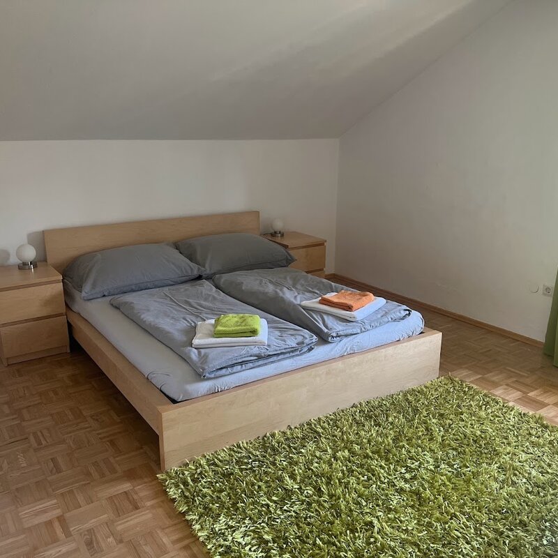 Master bedroom (nord) with a high-quality mattress (rather firm)