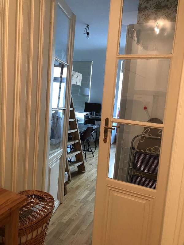 Door to living and bed room