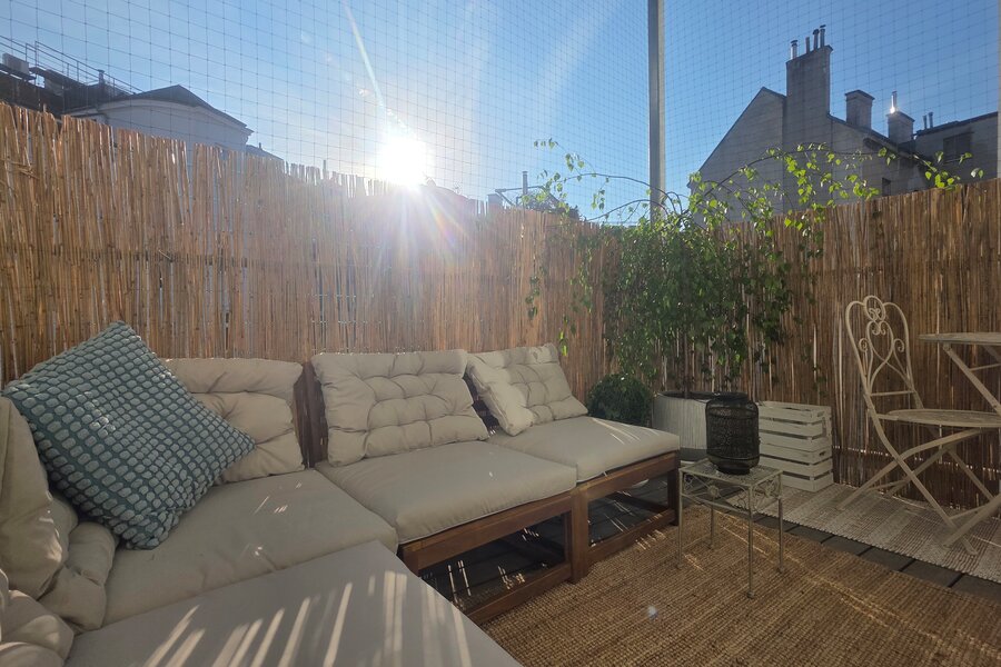 Sunny lounge terrace: 2-room apartment, short-term rental & temporary housing for 1 to 6 months in Vienna