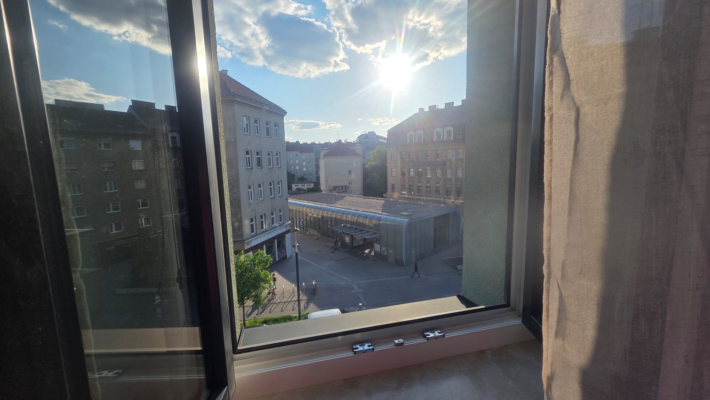 View from the livibg room to the metro station