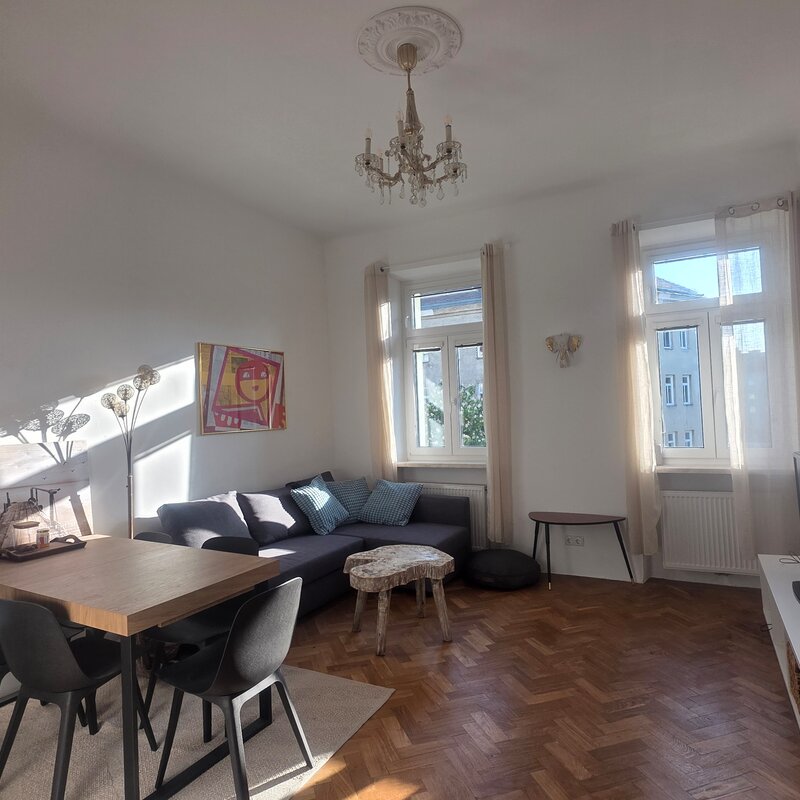 Sunny Living Room with additional sleeping sofa