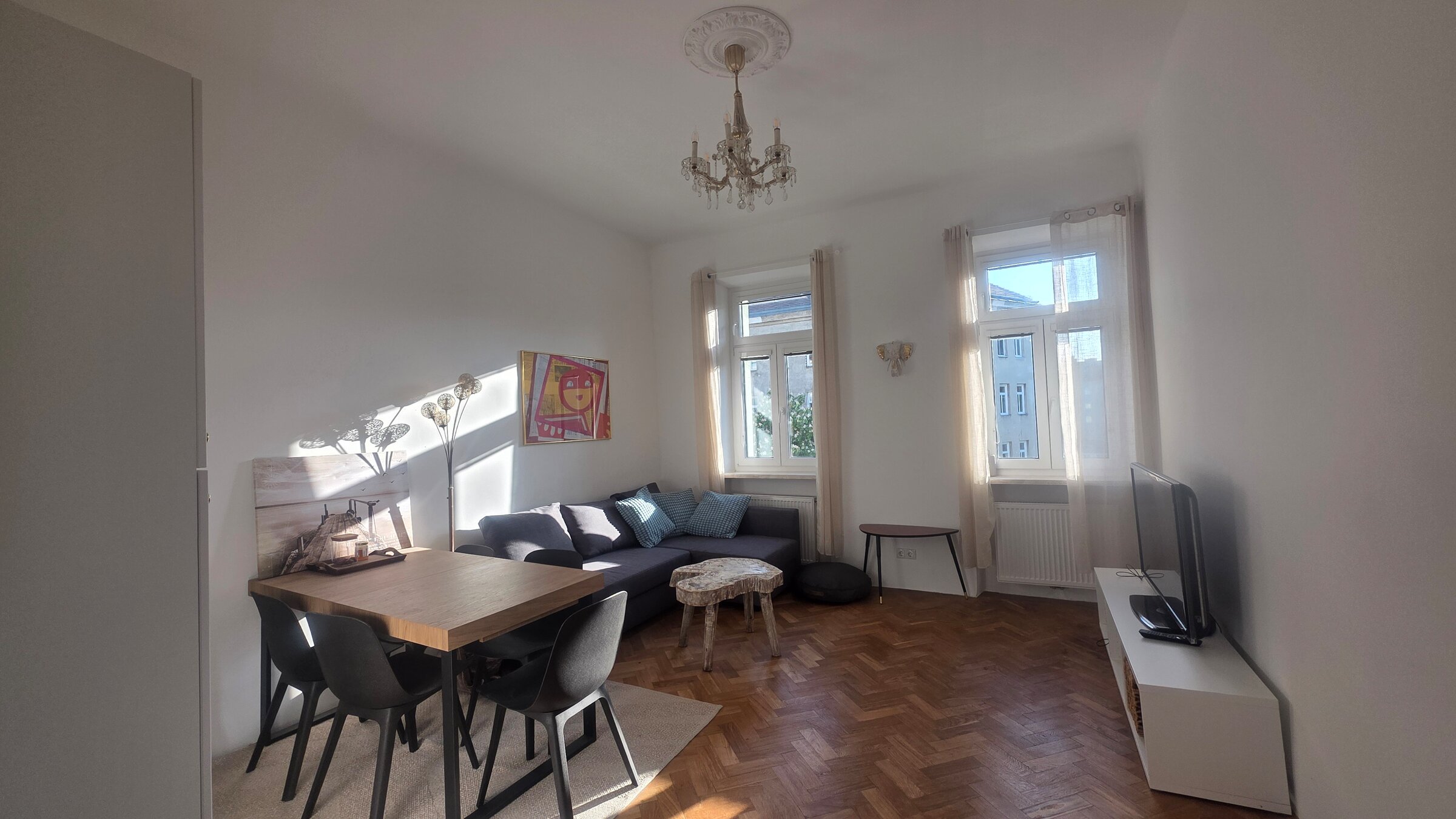 Sunny Living Room with additional sleeping sofa