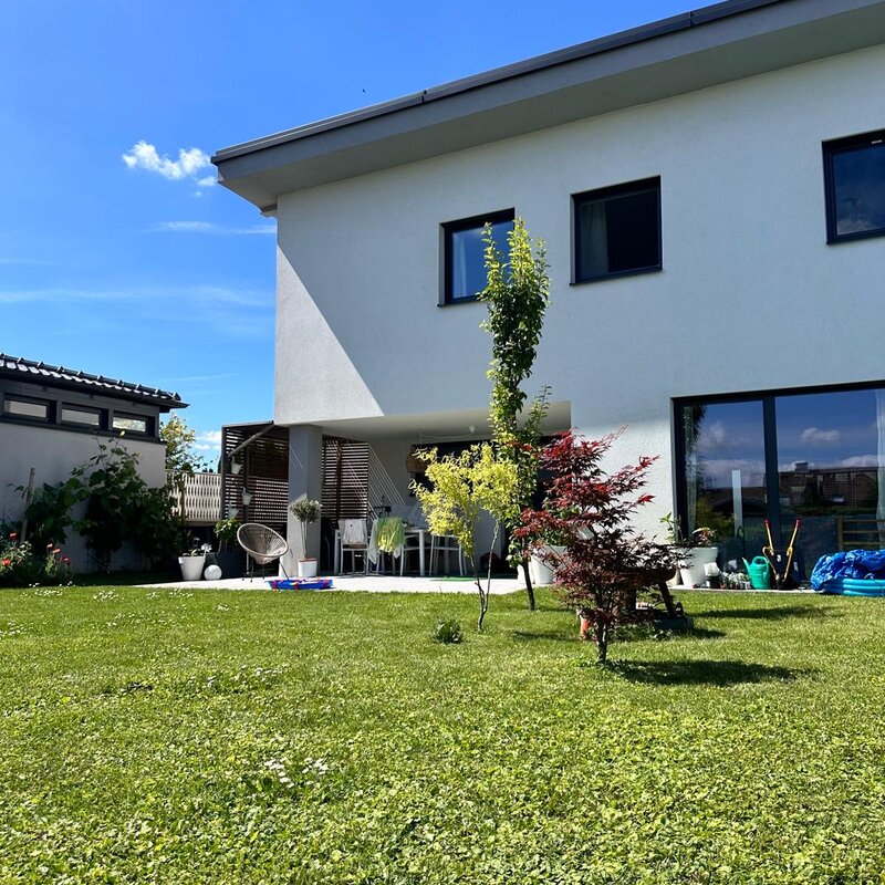 Modern house with landscaped garden & terrace – short-term rental Wimpassing, temporary housing 1–6 months | © MatthiasSuj