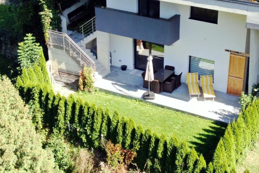 Haushälfte mit 2 Schlafzimmer und Garten