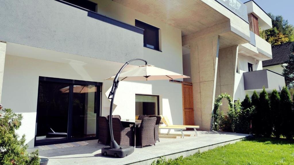 Terrasse mit Essbereich 