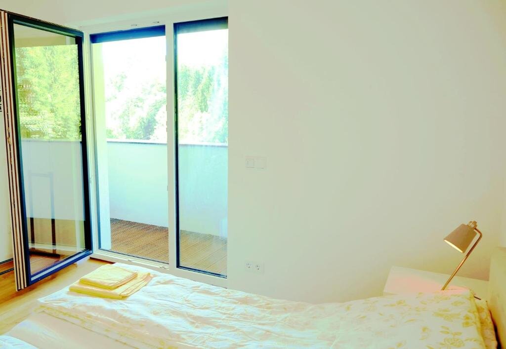 Schlafzimmer mit Balkon