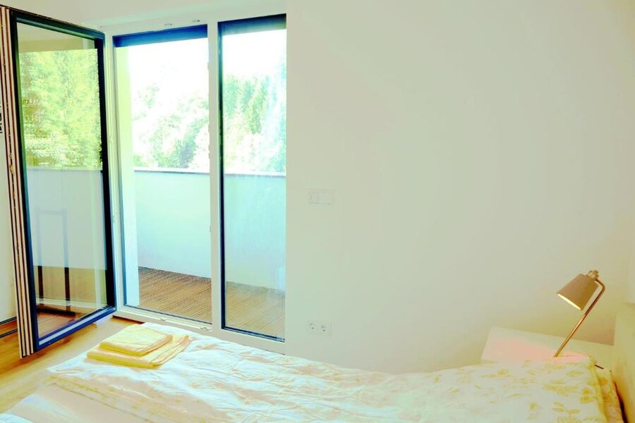 Schlafzimmer mit Balkon