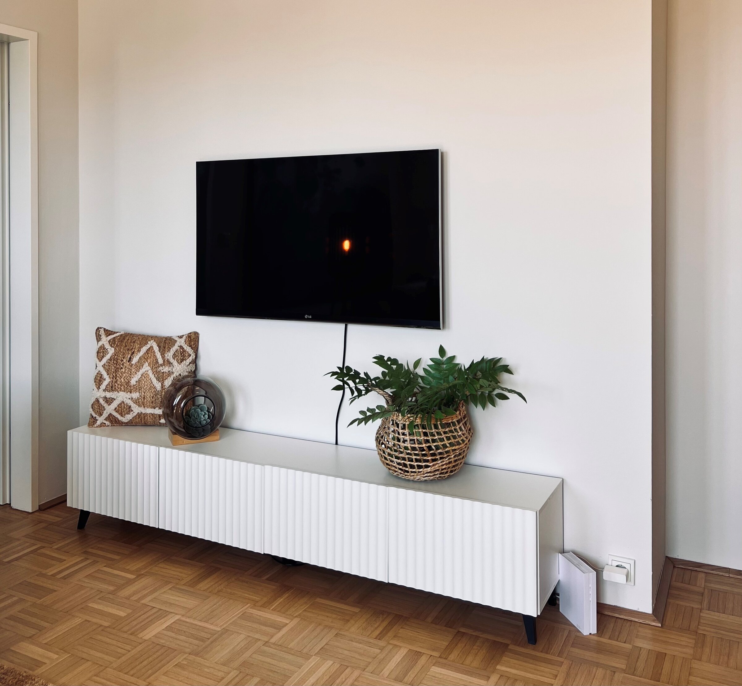 TV