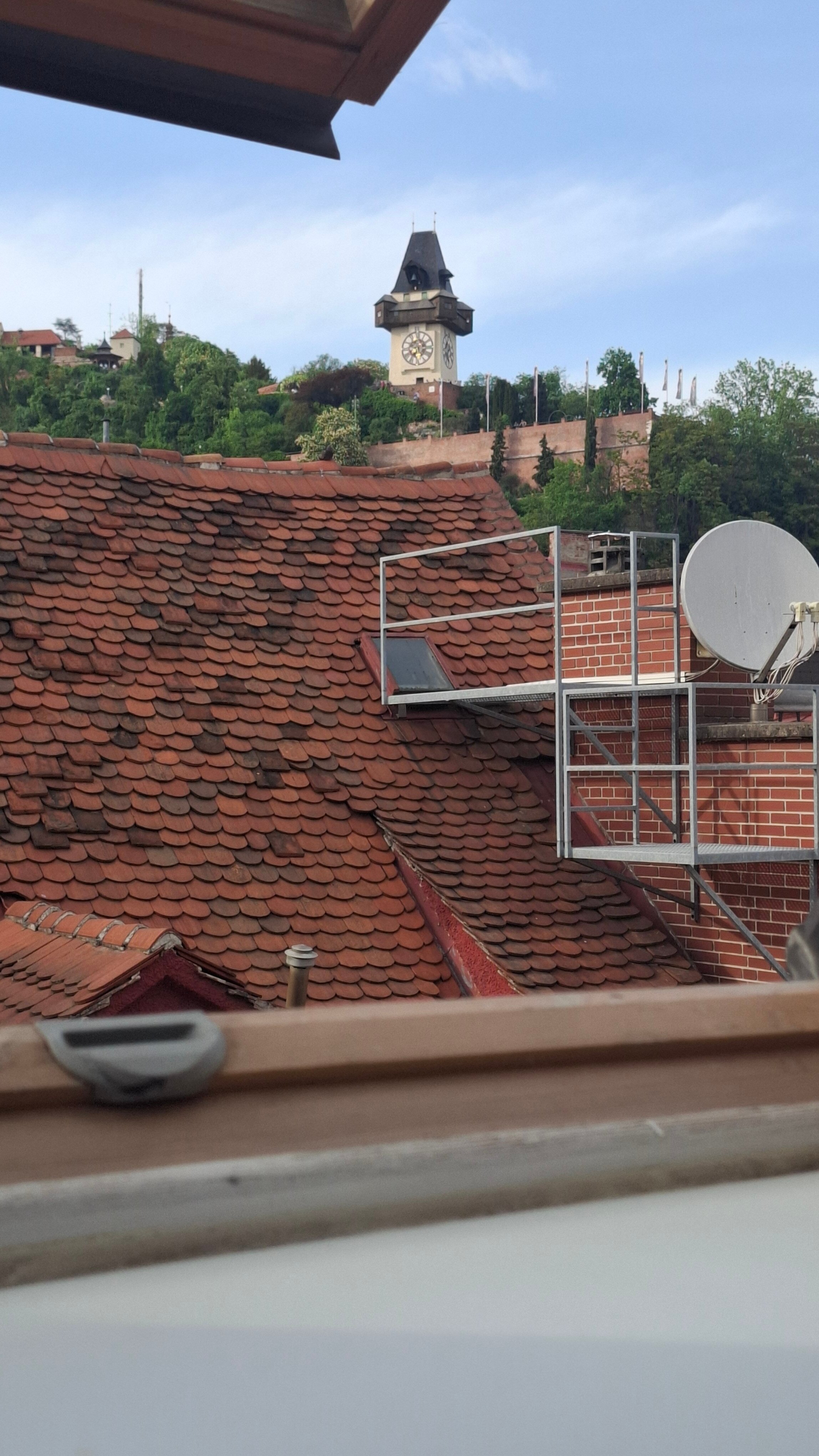 Traumhafte Aussicht über den Dächern der Stadt 