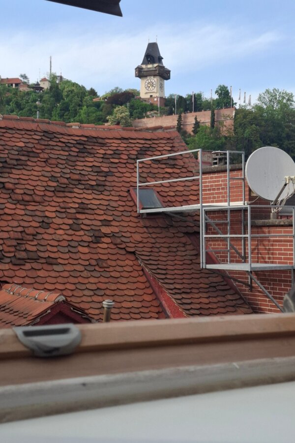 Traumhafte Aussicht über den Dächern der Stadt 