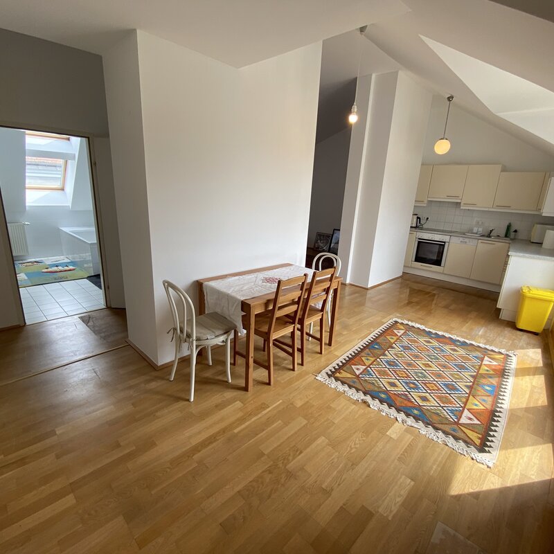 Kitchen & Dining Area