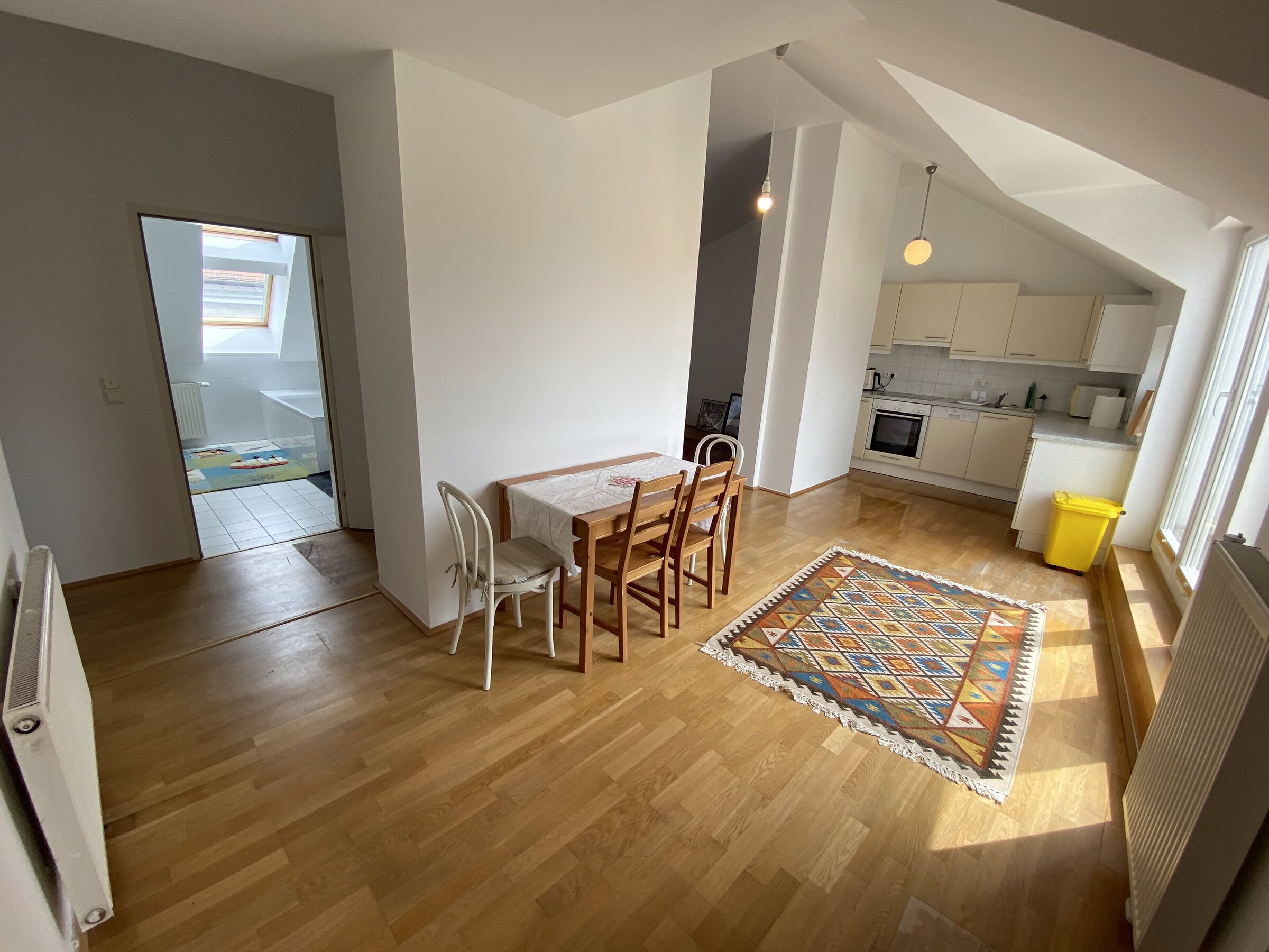 Kitchen & Dining Area