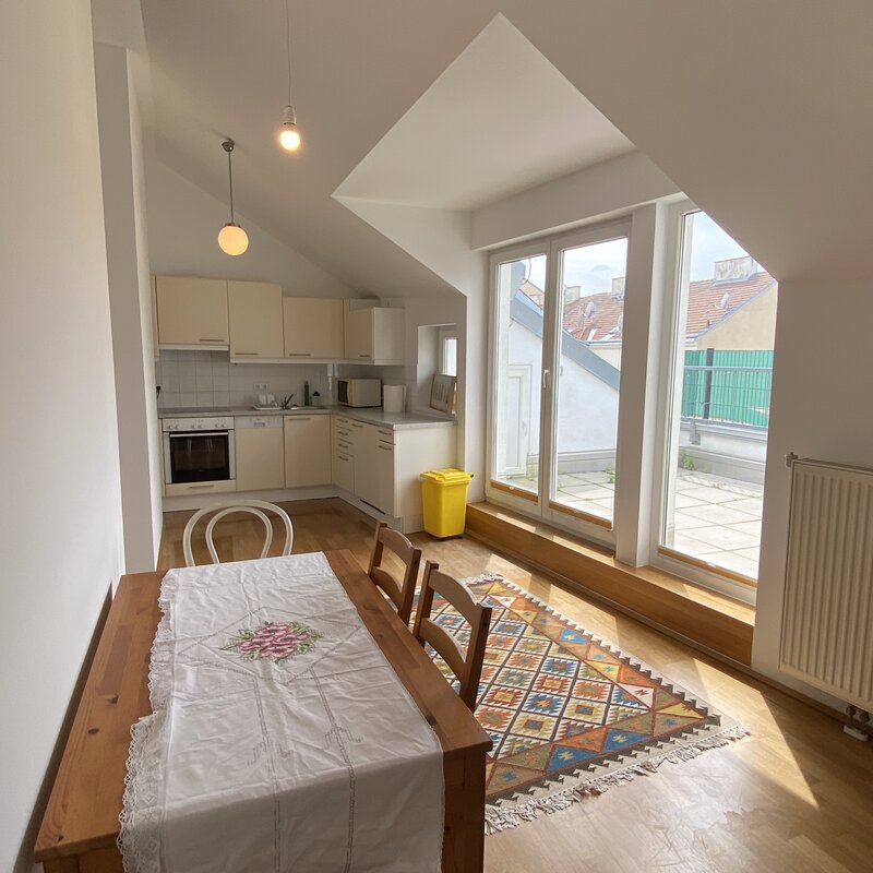 Kitchen & Dining Area