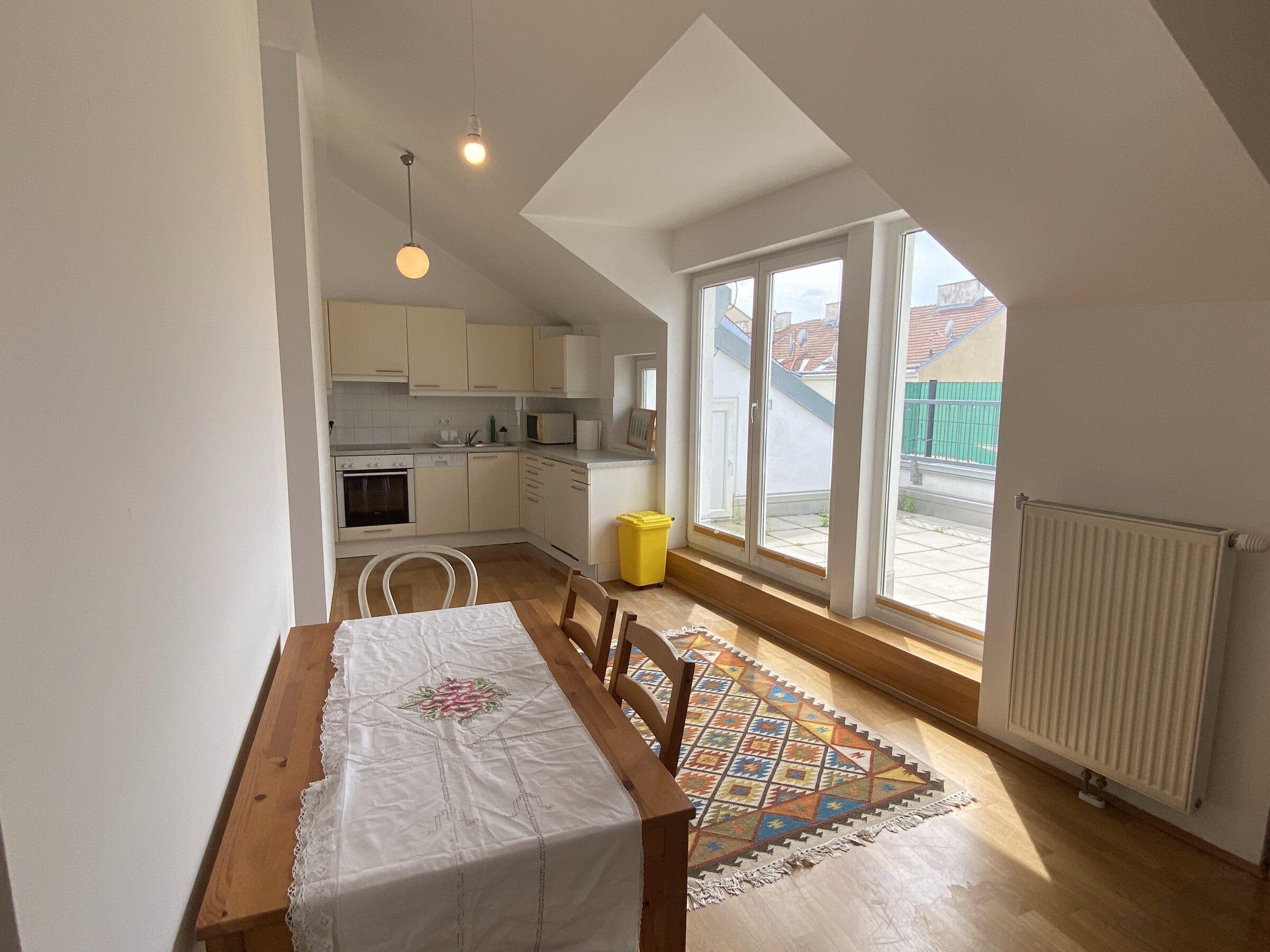 Kitchen & Dining Area