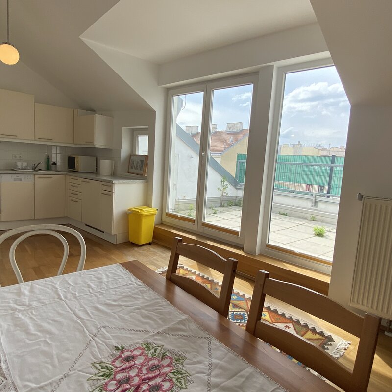 Kitchen & Dining Area