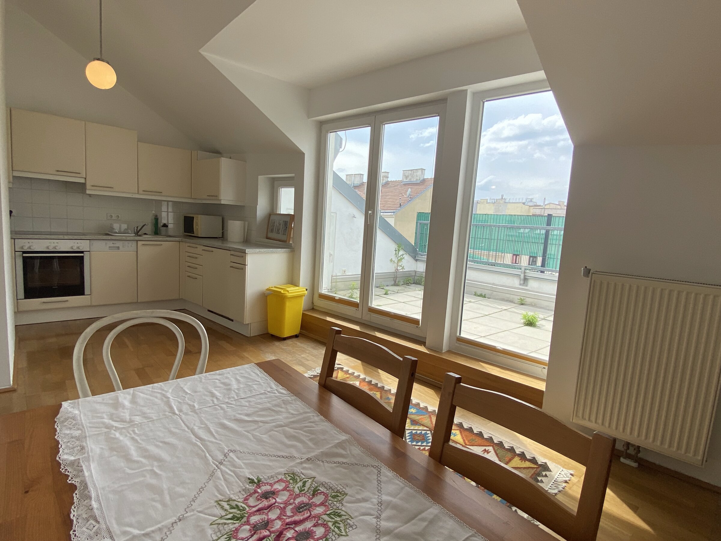 Kitchen & Dining Area
