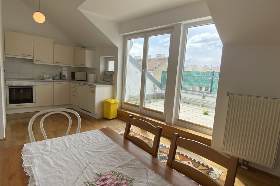 Kitchen & Dining Area
