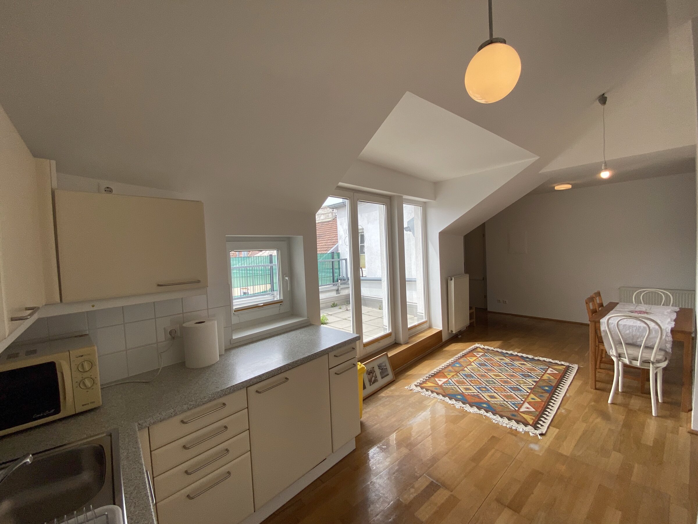 Vorzimmer & Küchenbereich