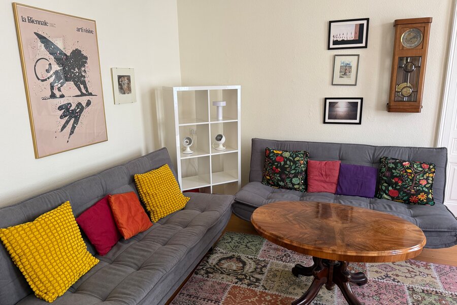 Helles Wohnzimmer mit Stil: 3-Zimmer Wohnung zur Kurzzeitmiete & Wohnen auf Zeit für 1 bis 6 Monate in Wien