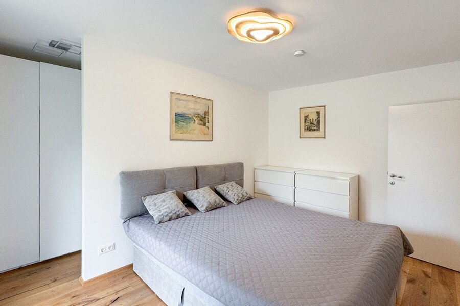 Schlafzimmer mit Garderobe und Schrank | © Iryna Domann