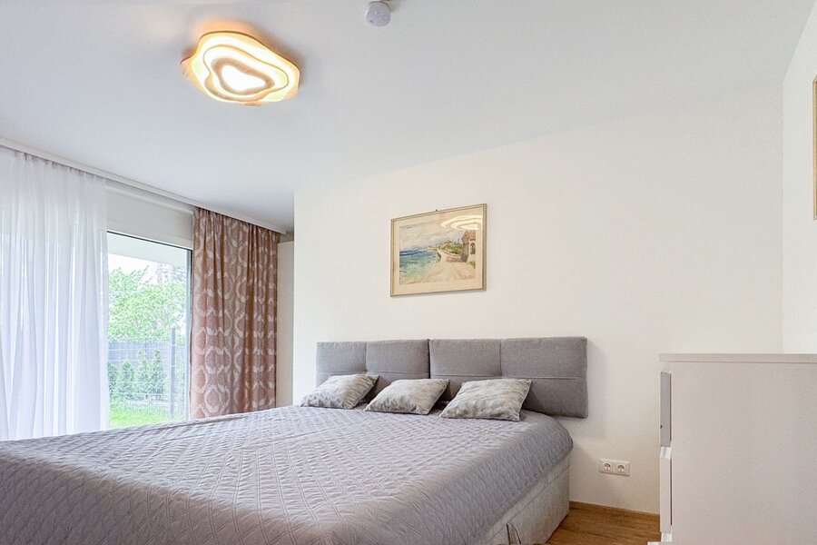 Schlafzimmer mit Garderobe und Schrank | © Iryna Domann