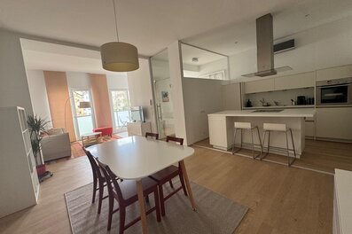 Bright living-dining area with modern kitchen – 2-room apartment for short-term rental & temporary housing for 1 to 6 months in Vienna