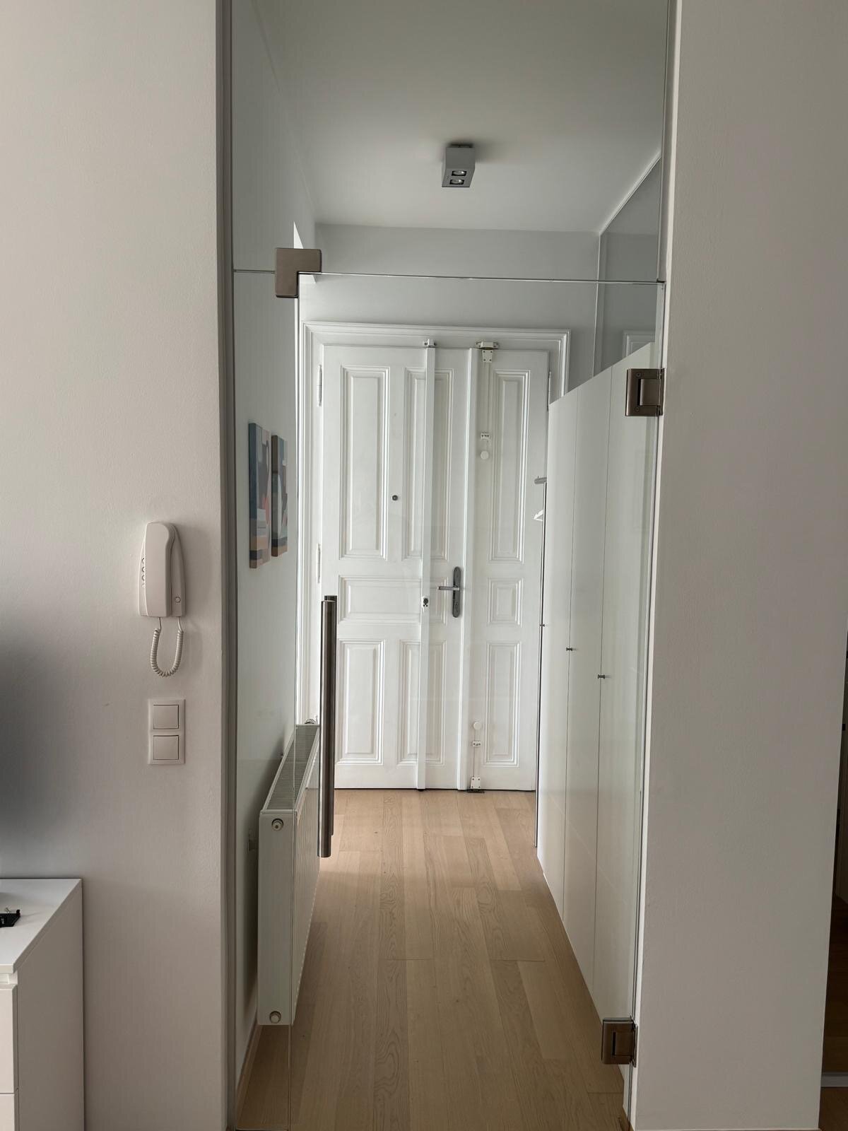 Entrance/wardrobe