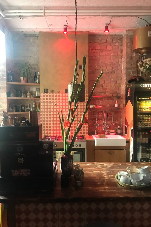 Kittchen and bar